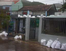 Chằng nhà chống bão, người đàn ông bị điện giật tử vong